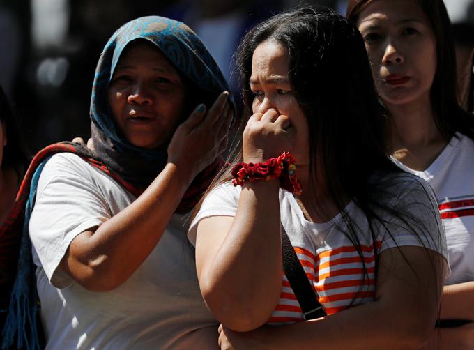 Število smrtnih žrtev ponedeljkovega potresa je naraslo na 16. | Foto: Reuters