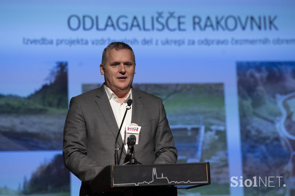 odlagališče odpadkov, Odprtje saniranega zaprtega odlagališča Rakovnik