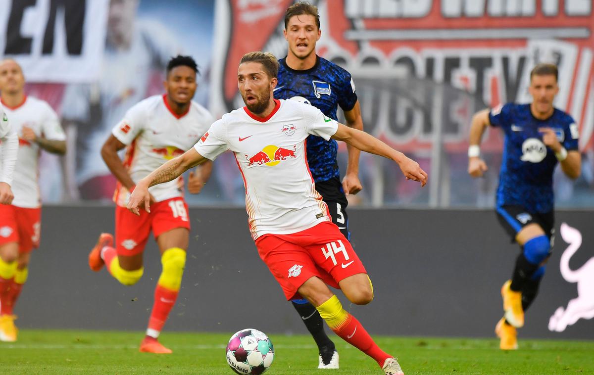 Kevin Kampl - RB Leipzig | Leipzig s Kevinom Kamplom tudi po petih krogih ostaja na vrhu bundeslige. Pred Bayernom in Dortmundom ima točko prednosti. | Foto Reuters