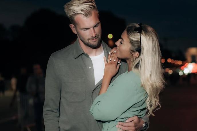 Ruben Van Gucht | Belgijska pisateljica Charlotte Van Looy je svojemu partnerju, belgijskemu novinarju Rubenu Van Guchtu, za rojstni dan namenila nenavadno čestitko in želje. | Foto Instagram/charlottevanlooy