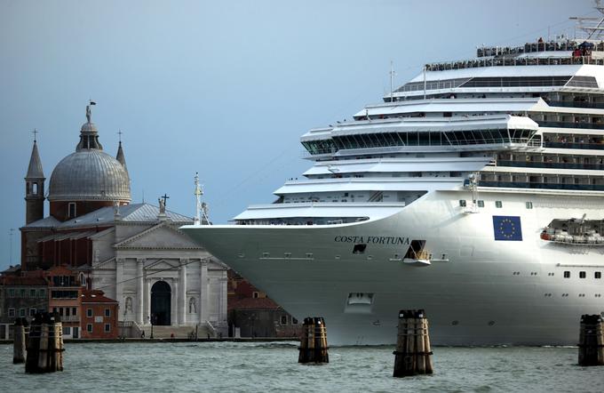 Prizor, ki ga v Benetkah nočejo več. | Foto: Reuters