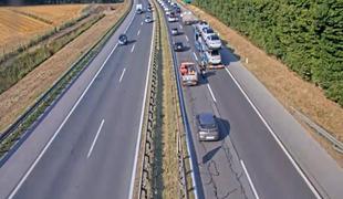 Začelo se je: na cestah zastoji, pripravite se na vikend