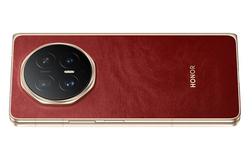 Pregibni pametni telefon Honor Magic V6 je prišel v Slovenijo