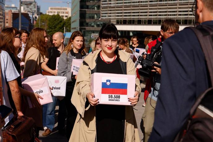 Nika Kovač | Kovač Toninu: "Matej Tonin, kampanja My Voice, My Choice je kampanja, ki si prizadeva, da se take stvari več ne bi dogajale. Kampanja My Voice, My Choice je kampanja, ki si prizadeva, da v Evropi ne bi imeli nevarnih splavov. Kampanja My Voice, My Choice si prizadeva, da ženske v Evropi ne bi več umirale zato, ker ne bi dobile ustrezne zdravstvene oskrbe."