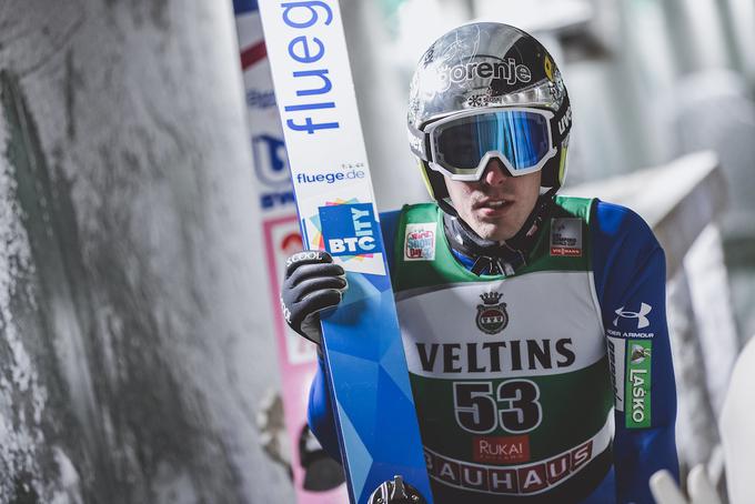 Timi Zajc je bil v kvalifikacijah v Oberstdorfu s tretjim mestom najboljši slovenski skakalec. | Foto: Vid Ponikvar