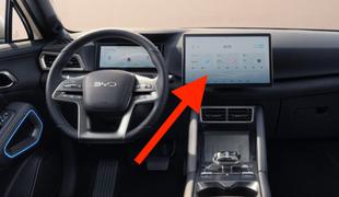 Vas zanima zakaj? Kitajci umikajo vrtljiv zaslon. #video