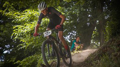 Naglič in Movrinova pokalna zmagovalca v gorskem kolesarstvu