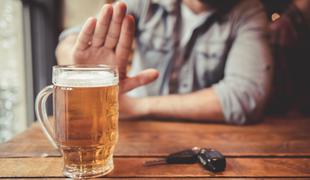 Obnemogli 54-letnik za volan sedel z 2,8 promila alkohola