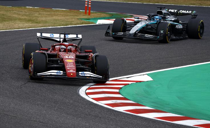 Charles Leclerc je za četrto mesto za seboj zadržal dirkača Mercedesa. | Foto: Reuters