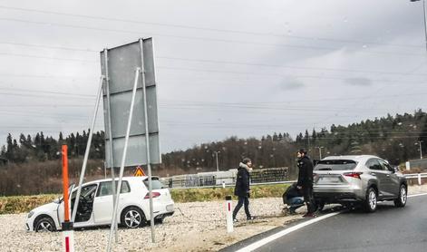 Darsova rešitev na avtocesti: vozniki kar padajo vanjo #foto