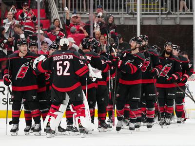 Carolina in Edmonton iščeta pot do prednosti 3:1