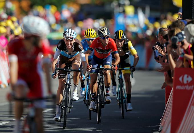 "Danes nisem imel najboljših nog," je po 11. mestu v etapi, ki mu je prinesla napredovanje na peto mesto v skupnem seštevku povedal Primož Roglič (na fotografiji skrajno desno).  | Foto: Reuters