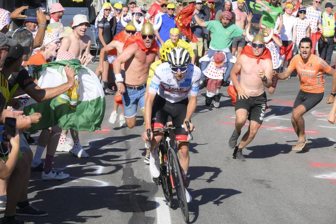 Tadej Pogačar Alpe d'Huez | Bo treba prihodnje leto za ogled Toura na slovitem Alpe d'Huez plačati vstopnino? | Foto Guliverimage