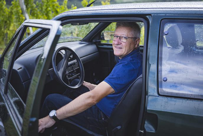 Avto iz drugega časa, ki še danes služi kot prvi dan #foto