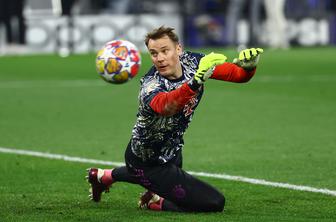 Manuel Neuer se še odloča