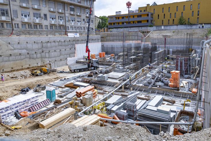 Dograditev nove infekcijske klinike bo obsegala 24.800 kvadratnih metrov bruto površine.  | Foto: Ana Kovač