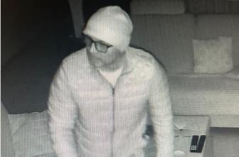 Policija zbira informacije o tem moškem