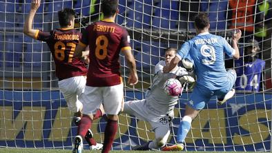 Napoli izgubil v Rimu, Juventus je italijanski prvak, Vid Belec nepremagan