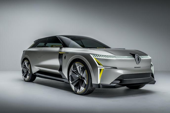 Renault morphoz | Renaultov koncept lahko vase sprejme dodatno baterijo, zato se njegov doseg v nekaj sekundah podaljša za dvesto kilometrov. | Foto Renault