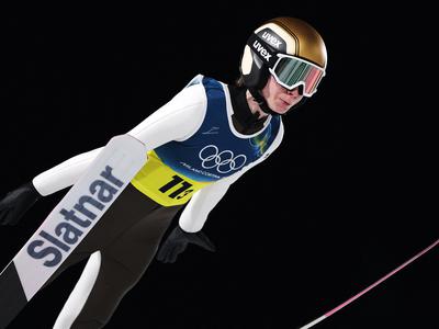 V olimpijski areni kar 13 Slovencev, Nika Prevc favoritka