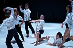 Predstava, ki kaže utrinke naše norosti, egoizma in lepote