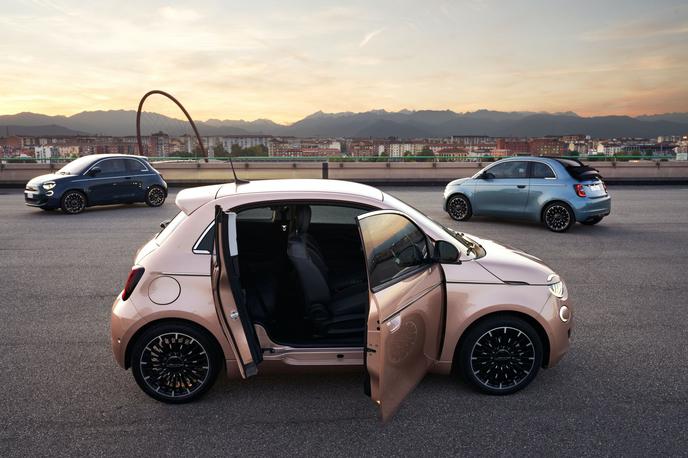 Fiat 500 electric | Kupci bodo izbirali med tremi različicami, osnovna, najcenejša, ima 185-kilometrski doseg, drugi dve pa 320-kilometrski. | Foto Fiat