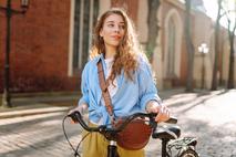 ženska, dekle, kolo, jesen