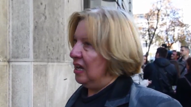Lastniki posojil v frankih: hočemo enak položaj, kot če bi najeli posojilo v evrih (video)