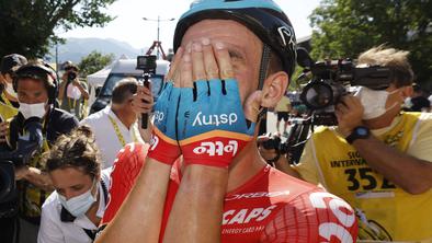 Čustvena izpoved junaka 18. etape, ki je najprej poklical dekle in novorojenčka #video