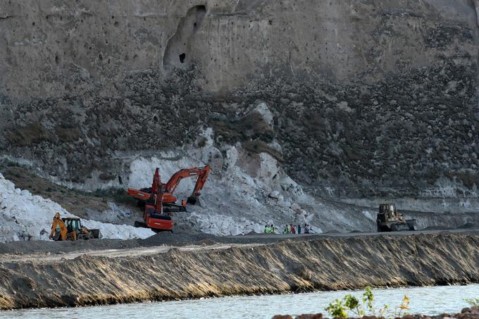 Prvi delovni stroji so v porečju Tigrisa začeli rohneti že pred dvajsetimi leti, a dokončna odločitev o gradnji jezu je padla šele leta 2006. | Foto: Reuters