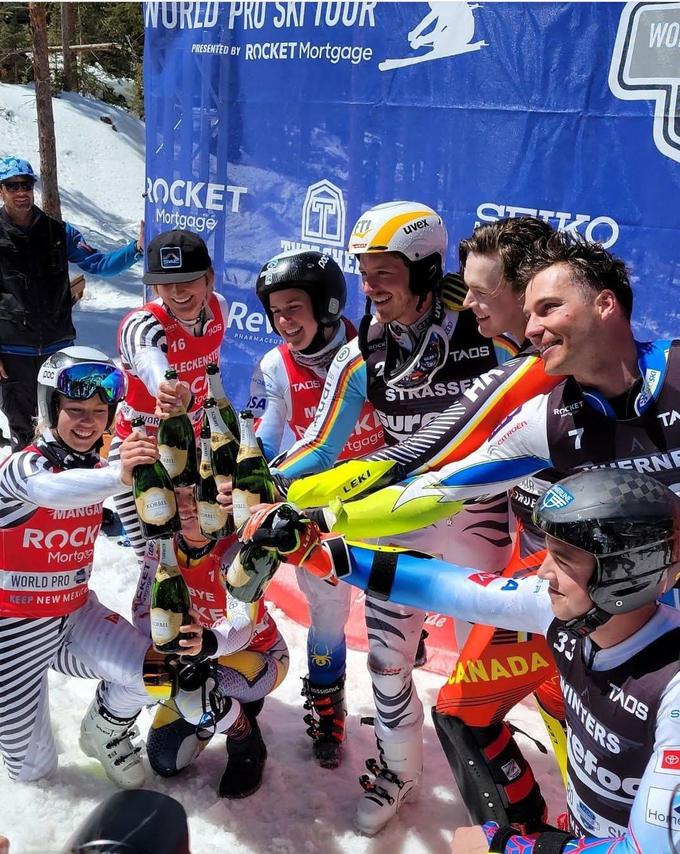 S sotekmovalci na tekmi World Pro Ski Tour. | Foto: osebni arhiv/Lana Kokl