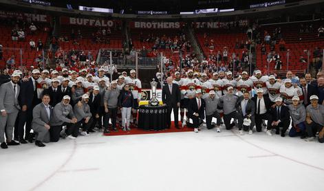 Znan je prvi finalist lige NHL
