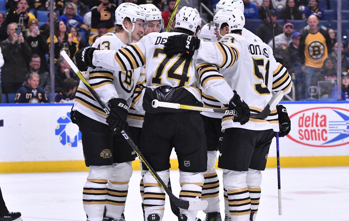 Boston Bruins | Boston Bruins so v tej sezoni po rednem delu izgubili le eno tekmo. | Foto Reuters