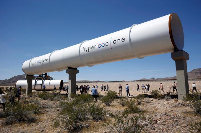 Primerek 30 metrov dolge testne cevi Hyperloop One v ZDA. | Foto: Reuters