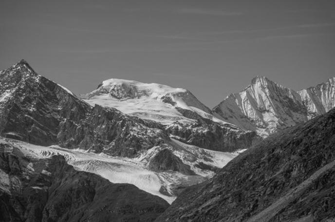 Alpe | Na krovu helikopterja so bili pilot, gorski vodnik in štiri njegove stranke. | Foto Profimedia