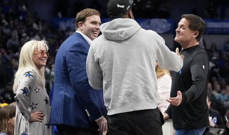 Lastnika Dallasa vreščala ob velikem jackpotu NBA kot najstnici na koncertu Taylor Swift