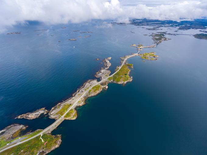 Cesta na Norveškem pelje tik nad gladino morja. | Foto: Seat