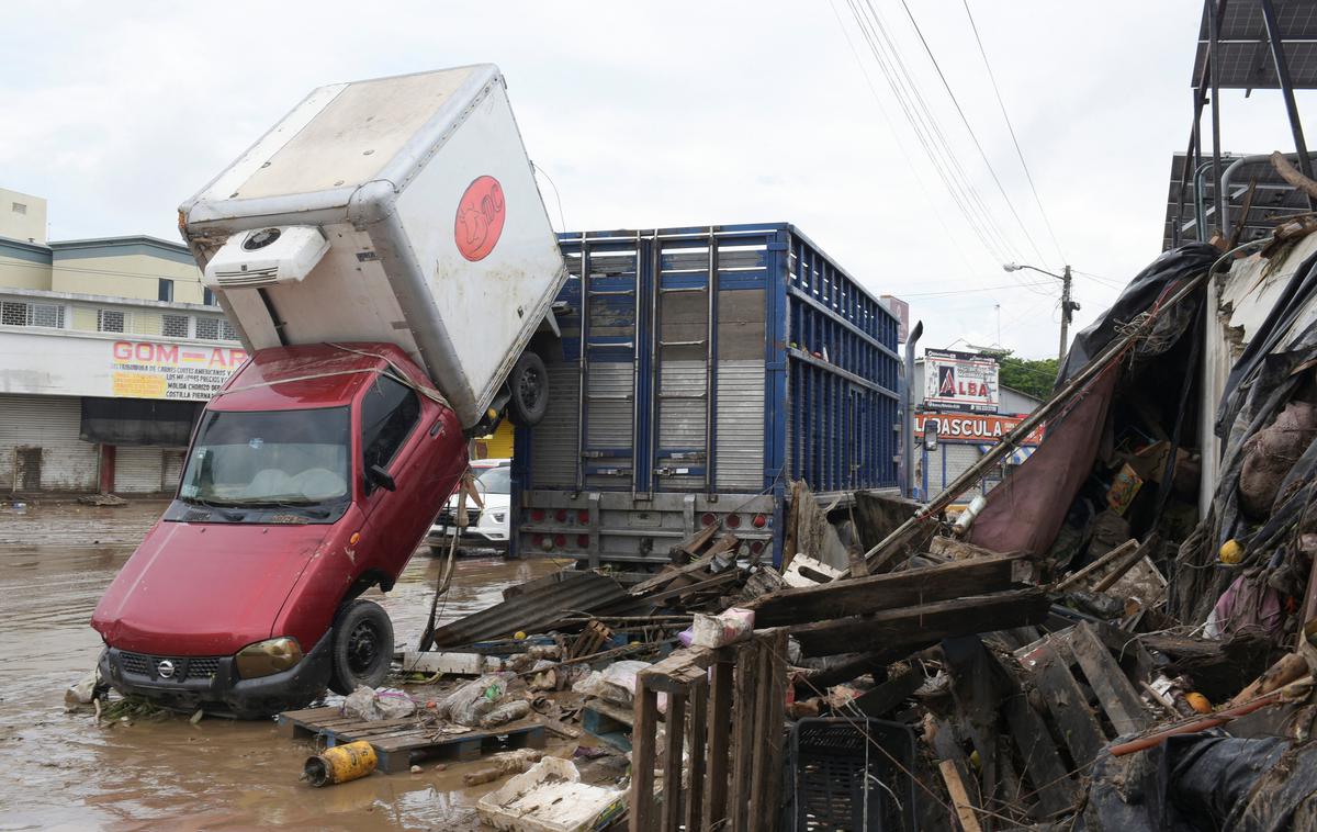 Razdejanje po poplavah v Mehiki | Foto Reuters