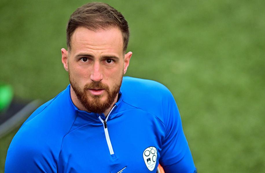 Jan Oblak po zgodovinskem podvigu odhaja v Beograd