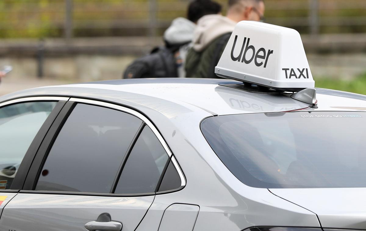 Uber | V Sloveniji je trenutno za avtotaksi prevoz obvezna uporaba taksimetra. Digitalna aplikacija, kakršno uporablja Uber, tako ni zakonsko urejena kot možna oblika za plačevanje avtotaksi storitev. | Foto Profimedia