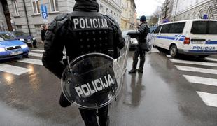 Do stavkovnih zahtev policijskega sindikata se mora opredeliti še vlada