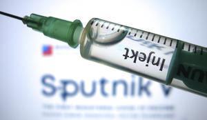Slovenija razmišlja, da bi kupila tudi rusko in kitajsko cepivo