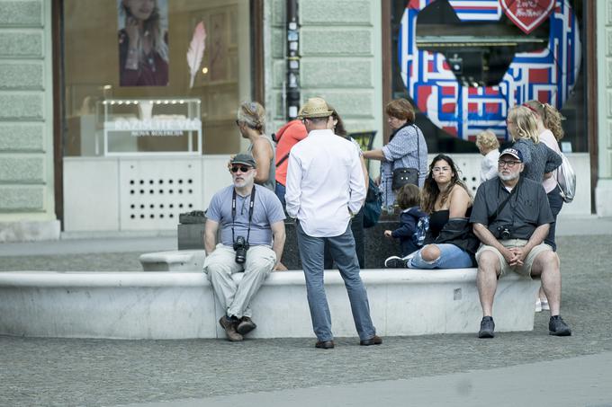 Turisti na Prešernovem trgu leta 2019 ... | Foto: Ana Kovač