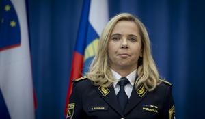 Ministrica Bobnarjeva poslala pisno odstopno izjavo premierju Golobu