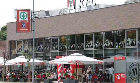 Ameriška veriga KFC v Ljubljani odprla restavracijo #video