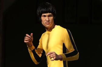 Črno-rumena trenirka Brucea Leeja prodana za 100 tisoč dolarjev