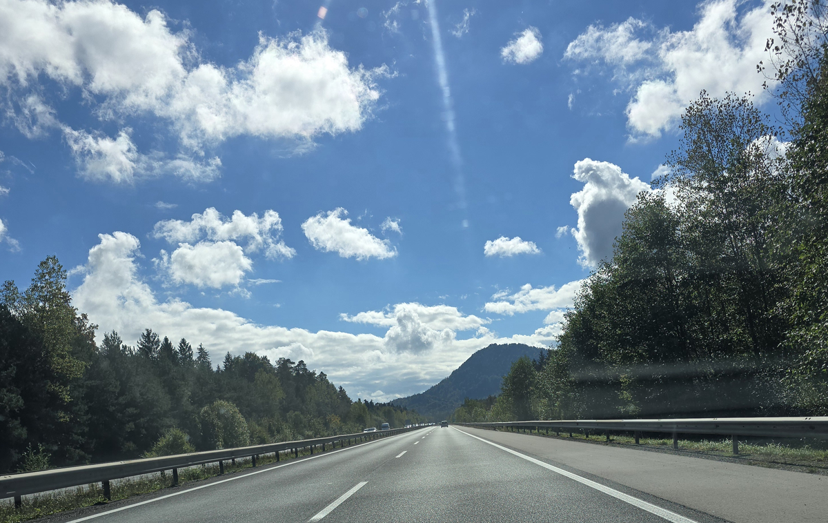 Vreme. Cesta. Avtocesta. Sonce. | Foto David Florjančič