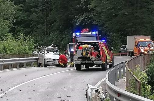 Policisti iščejo očividce nesreče, ki je zaprla cesto do Bohinja #foto