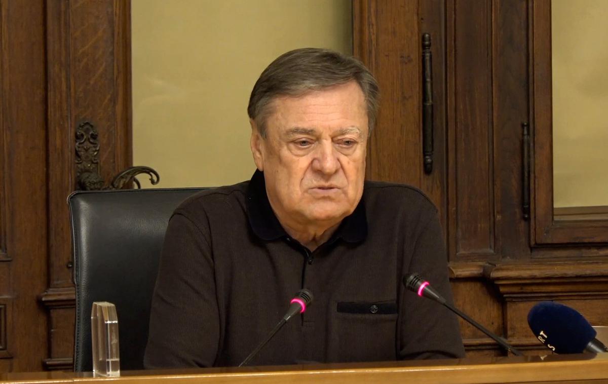Zoran Janković | Razprava je bila burna, svetniki so med drugim opozorili, da je sprememba odloka nezakonita. Janković pa je danes povedal, da je glede razprave popolnoma miren.  | Foto STA