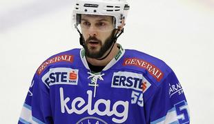 Hotham ostaja v Beljaku, Cole odhaja